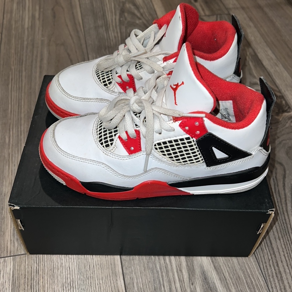 JORDAN 4 Black & Red | size 2 kids